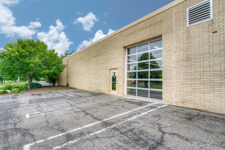 More Photos Of 240 Fillmore Ave E, Saint Paul Light Manufacturing For Lease