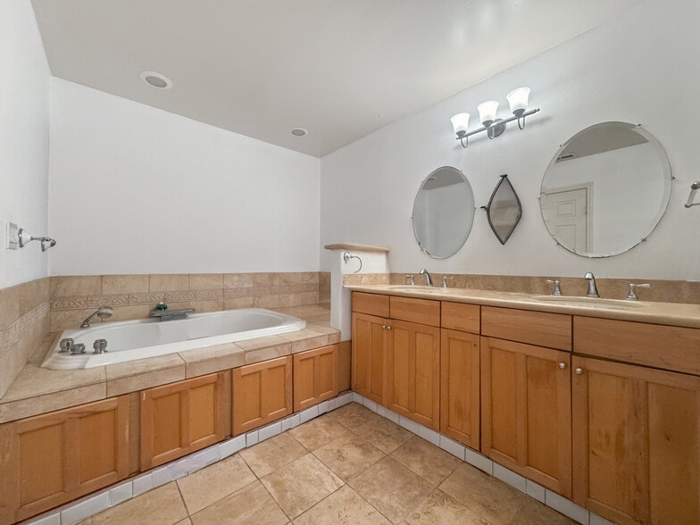 More Photos Of 15332 Shasta Ln, Huntington Beach Assisted Living For Sale