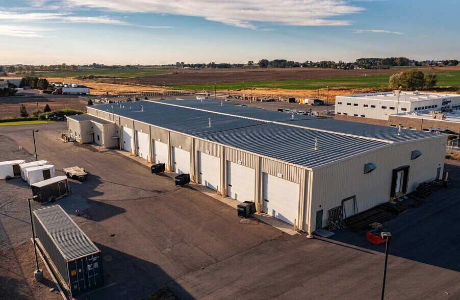 More Photos Of 382 American Ave, Jerome Warehouse For Lease