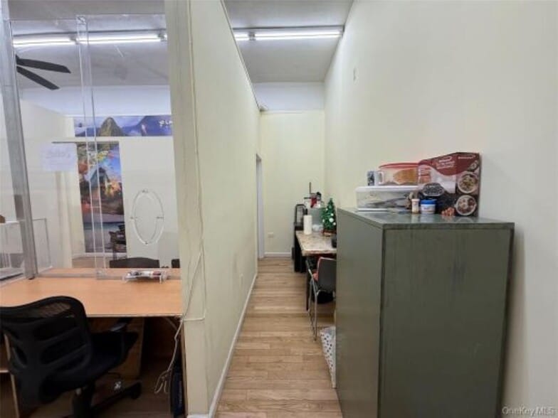 More Photos Of 160 Graham Ave, Brooklyn Apartments For Lease