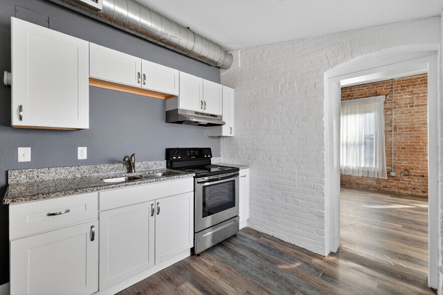 More Photos Of 103 S 2nd St, Leesburg Office For Lease