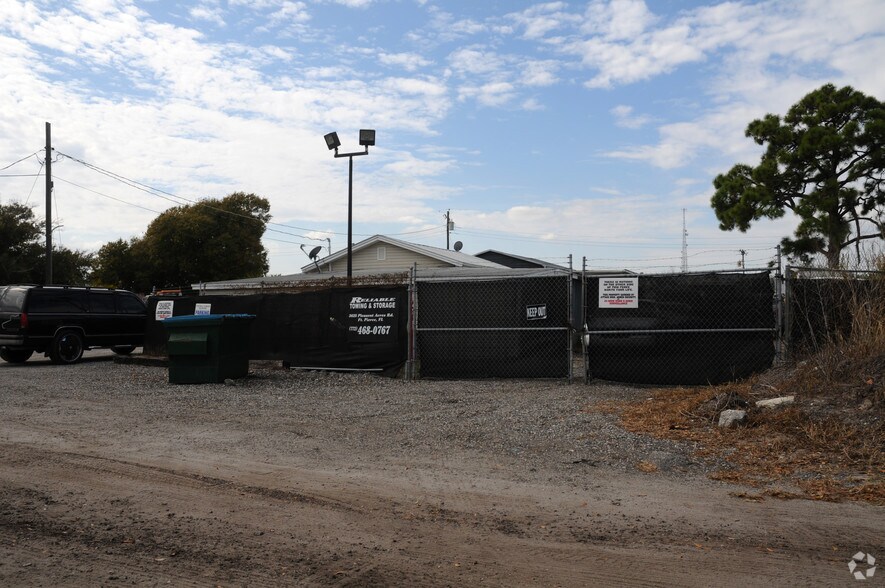 More Photos Of 3625 SE Pleasant Acres Rd, Fort Pierce Office For Lease