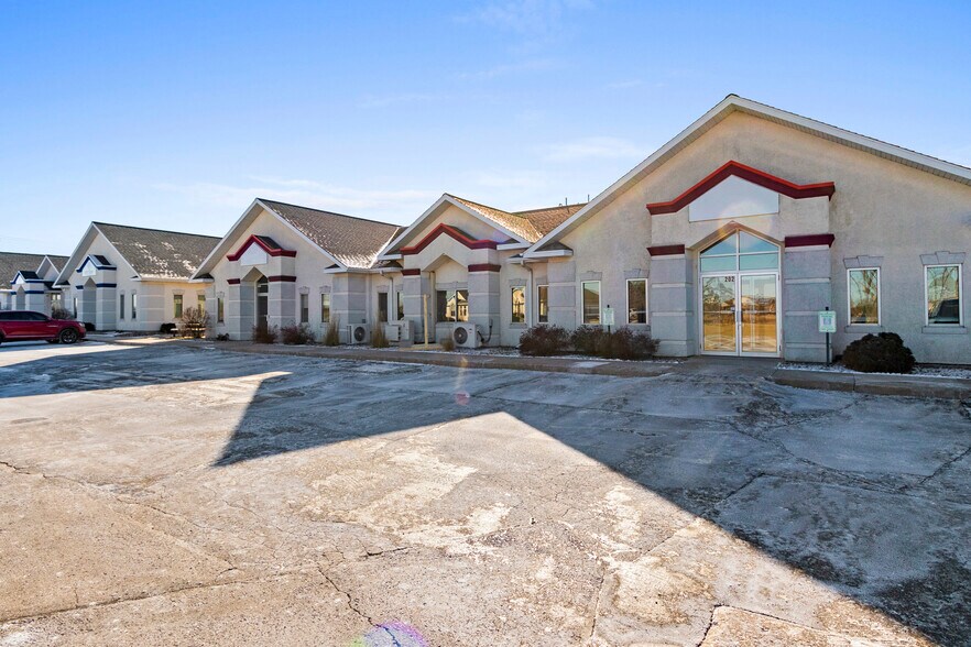 More Photos Of 1496 Bellevue St, Green Bay Office For Lease
