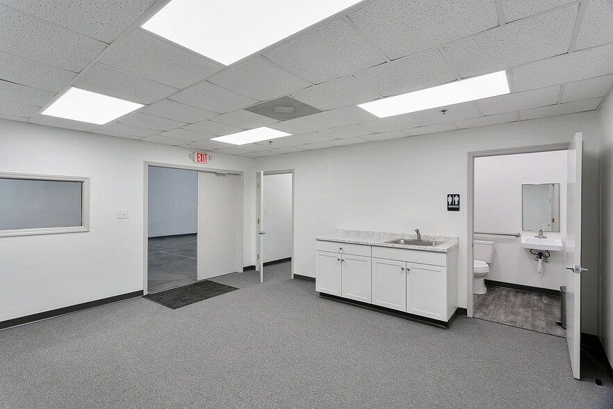 More Photos Of 500 Radar Rd, Greensboro Unknown For Lease