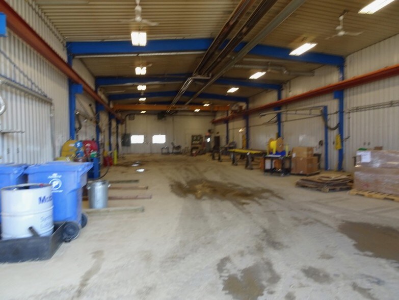 More Photos Of 4604 62nd Ave, Lloydminster Warehouse For Lease