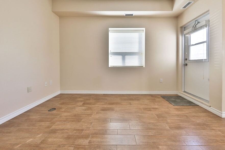 More Photos Of 1489 Upper Gage Av, Hamilton Apartments For Sale