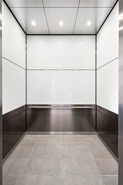 More Photos Of 2000 Bering Dr, Houston Office For Lease