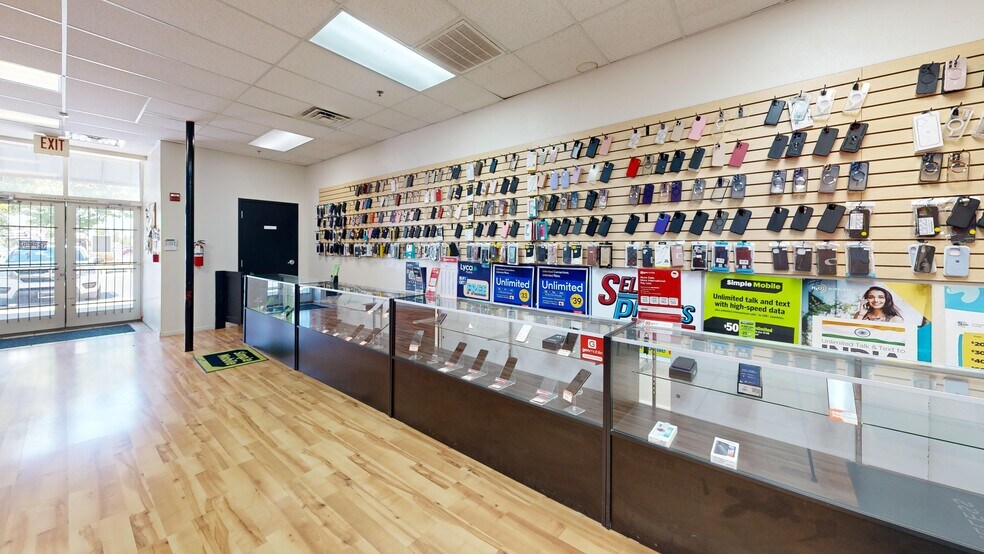 More Photos Of 865 Colusa Ave, Yuba City Department Store For Sale