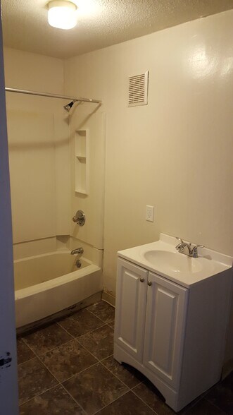 More Photos Of 666-668 Main St, Middletown Apartments For Sale