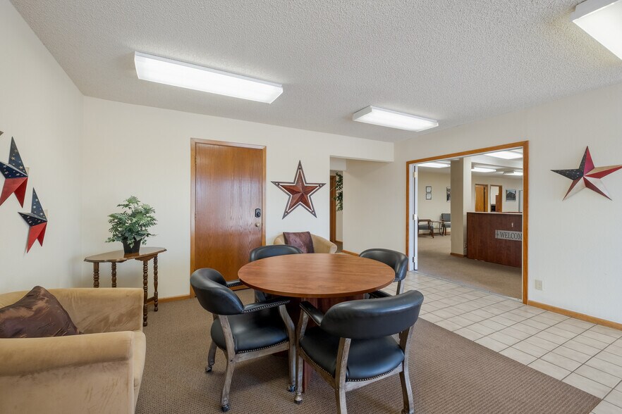 More Photos Of 14893 Bandera Rd, Helotes Office For Lease