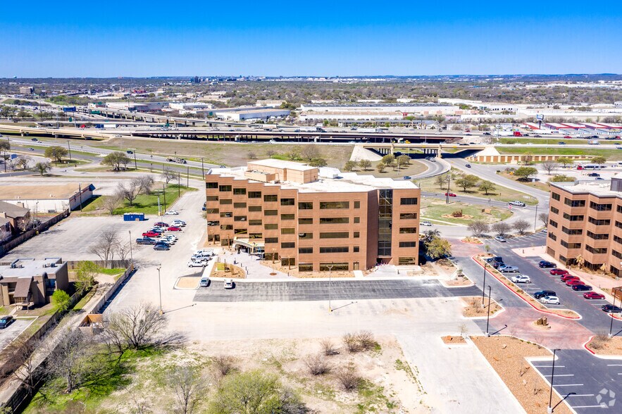 More Photos Of 8930 Fourwinds Dr, San Antonio Office For Lease
