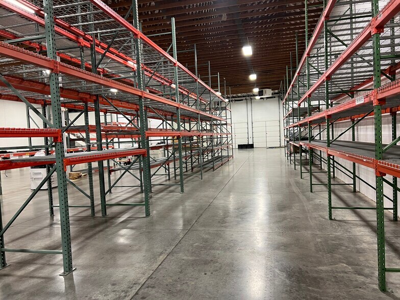 More Photos Of 11085 Montgomery Rd, Montgomery Flex For Lease