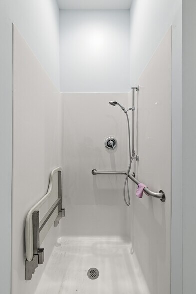 More Photos Of 20 N Mulberry St, Mansfield Office For Sale