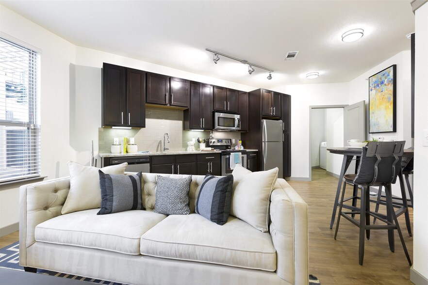 More Photos Of 403 E Koenig Ln, Austin Apartments For Lease