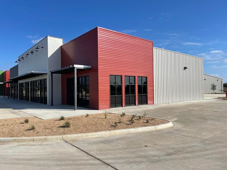More Photos Of 183 Crossing, Lockhart Unknown For Lease