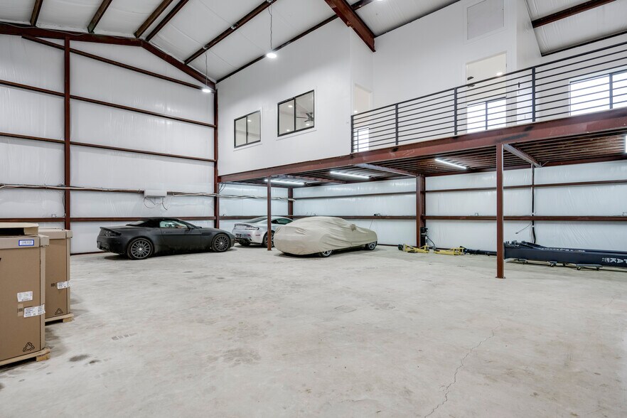More Photos Of 15210 Fitzhugh Rd, Austin Warehouse For Lease