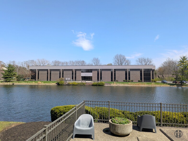 More Photos Of 8945 N Meridian St, Indianapolis Office For Sale