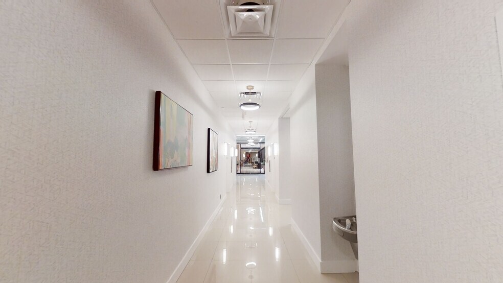 More Photos Of 4400 Pga Blvd, Palm Beach Gardens Office For Lease