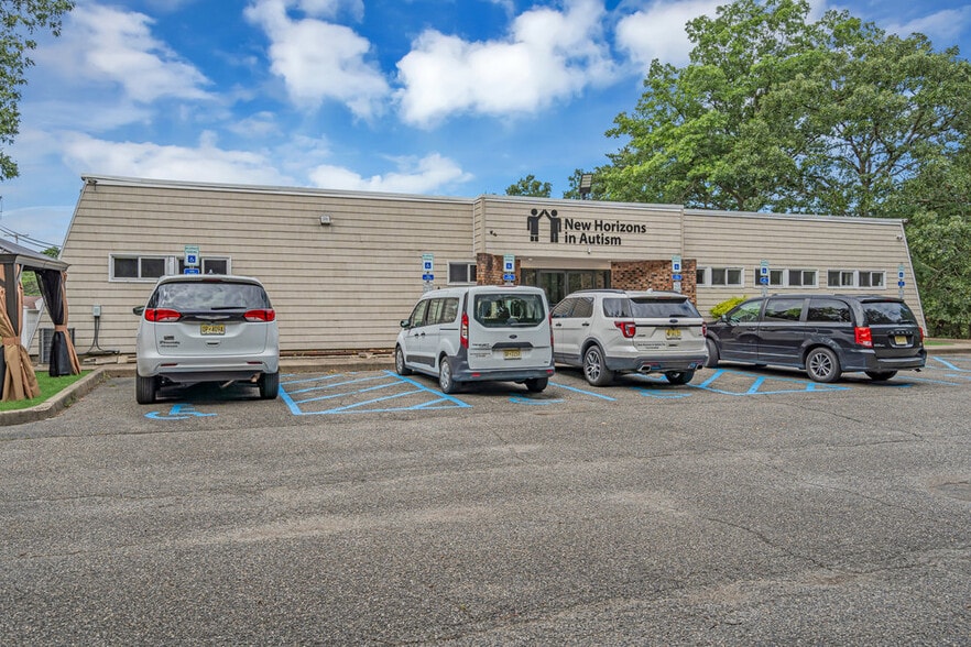 More Photos Of 75 Lacey Rd, Whiting Medical For Lease