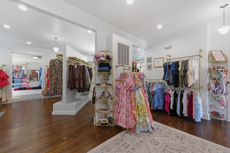 More Photos Of 203 N 11th St, Nashville Storefront Retail Office For Sale