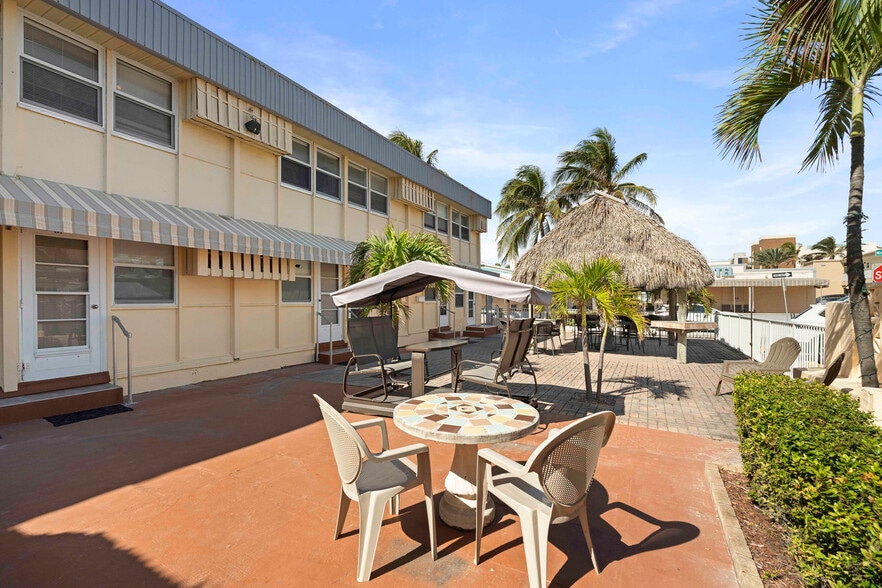 More Photos Of 312 Minnesota St, Hollywood Hotel For Sale
