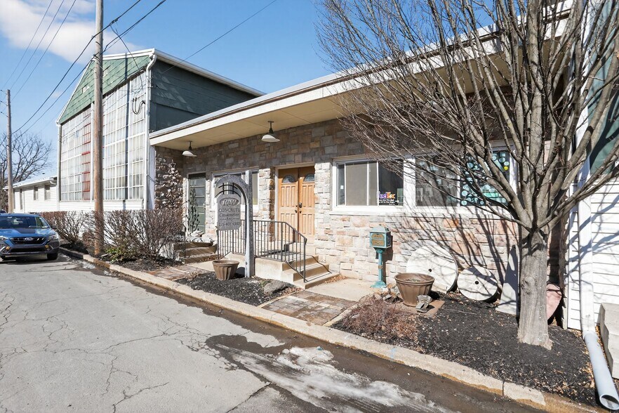 More Photos Of 935 W 6th St, Lansdale Industrial For Sale