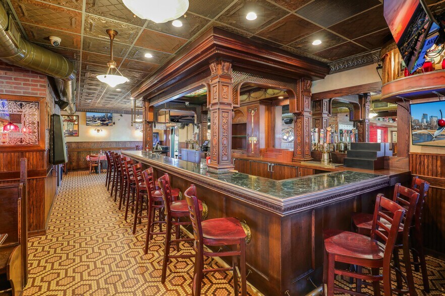 More Photos Of 220 Lowry Ave NE, Minneapolis Storefront Retail Residential For Sale