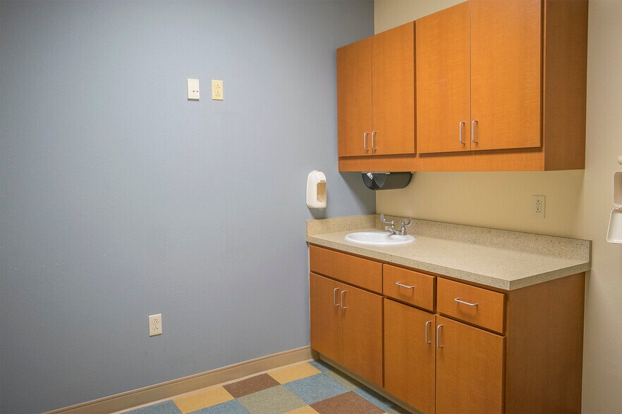 More Photos Of 3801 50th St, Lubbock Unknown For Lease