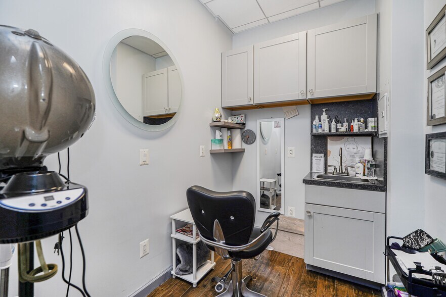 More Photos Of 1605 Forest Ave, Staten Island Storefront Retail Office For Sale