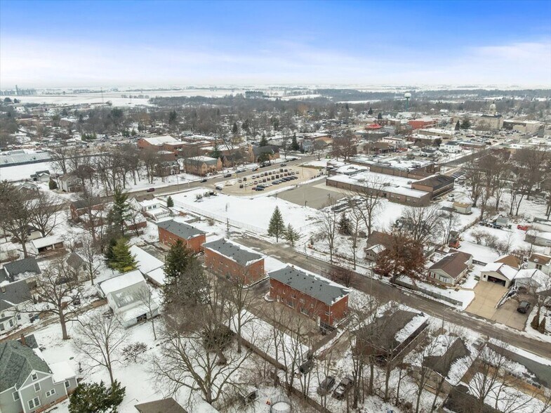 More Photos Of 218 Carolyn Ln, Eureka Apartments For Sale
