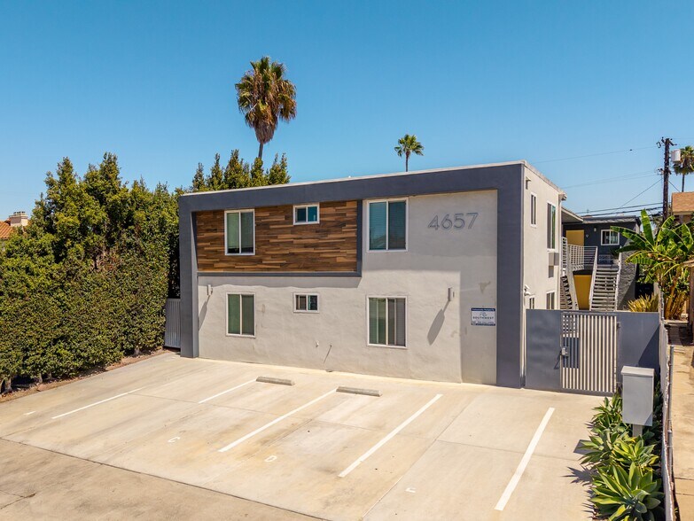 Primary Photo Of 4657 Felton St, San Diego Apartments For Sale