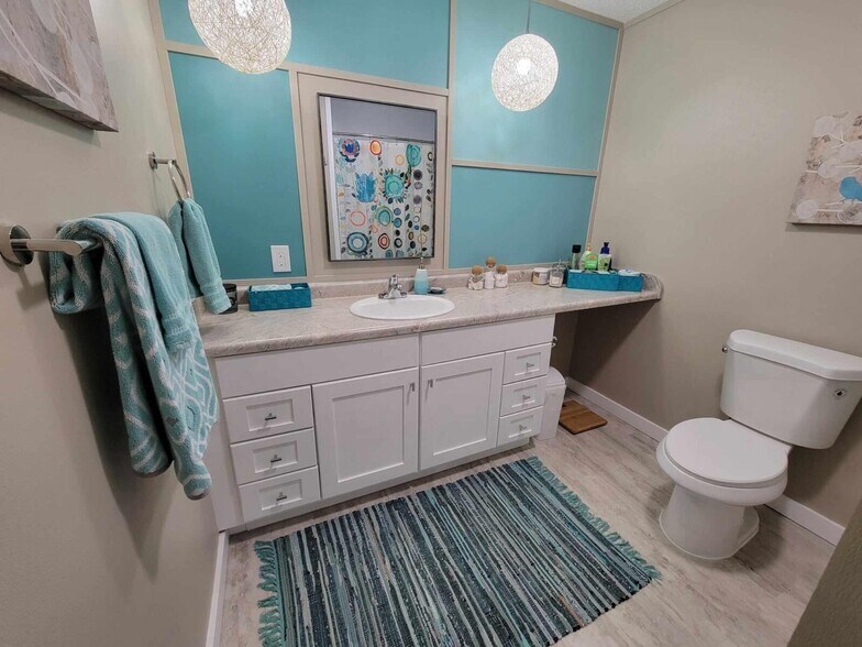 More Photos Of 1313 W Cherry St, Vermillion Hotel For Sale