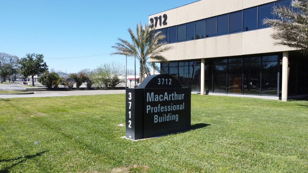 More Photos Of 3712 MacArthur Blvd, New Orleans Medical For Lease
