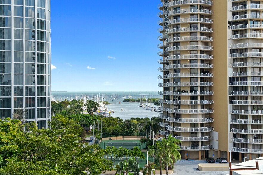 More Photos Of 3326 Mary St, Coconut Grove Office For Lease