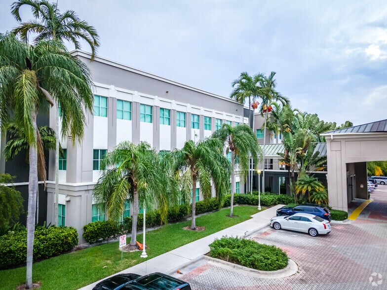 More Photos Of 7951 SW 6th St, Plantation Office For Lease