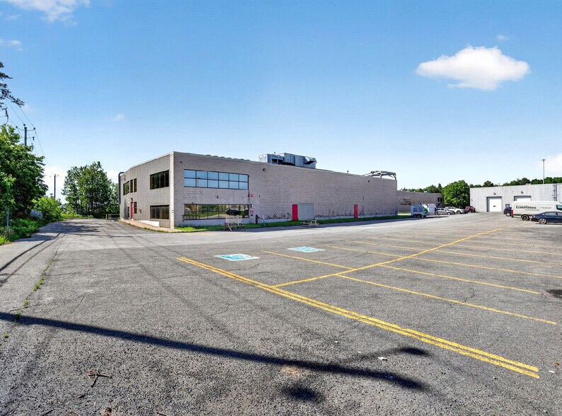 More Photos Of 1020 Boul Michèle-Bohec, Blainville Food Processing For Lease