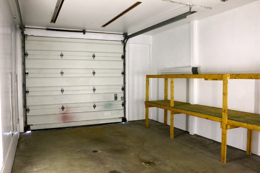 More Photos Of 3897 Wilder Rd, Bay City General Retail For Lease