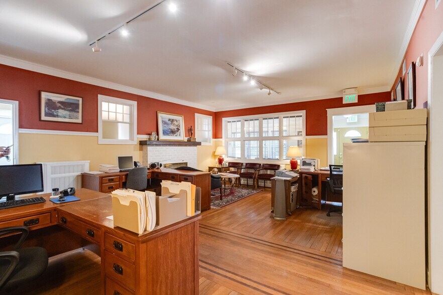 More Photos Of 407 W Pennsylvania Ave, Towson Office For Sale