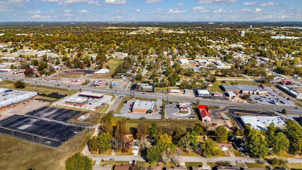 More Photos Of 1501 Elm Street, Siloam Springs Land For Lease