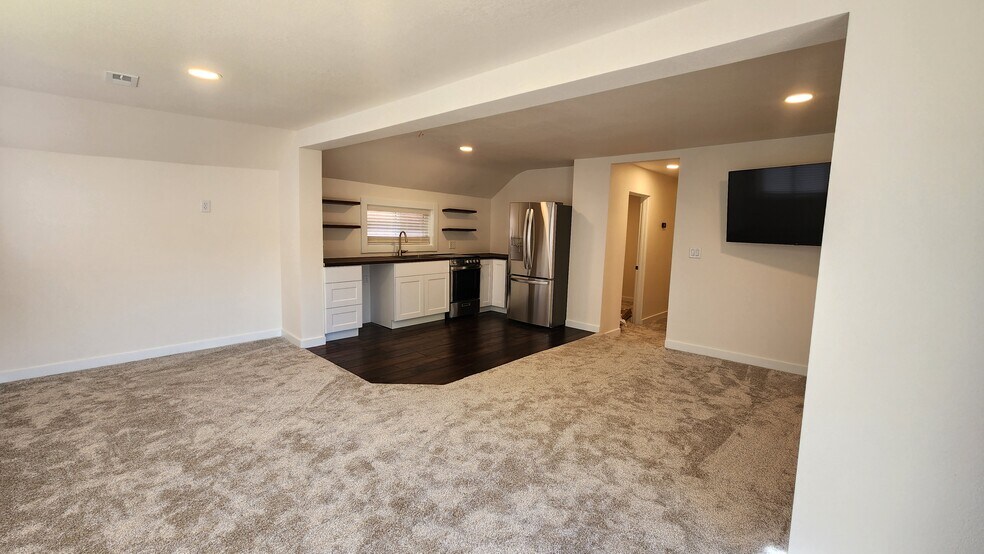 More Photos Of 204 S Coeur D Alene Ave, Harrison Restaurant For Sale