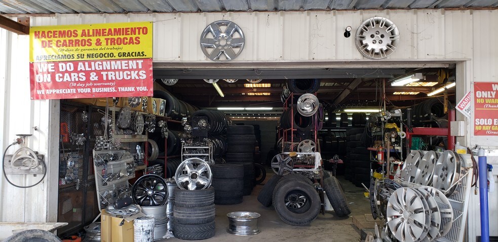 More Photos Of 9024 Eastex Fwy, Houston Auto Repair For Sale