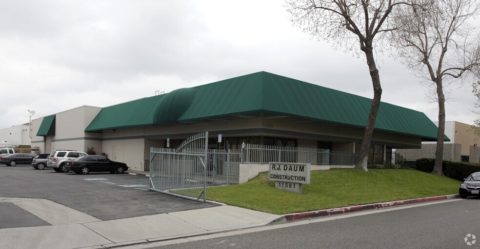 More Photos Of 11581 Monarch St, Garden Grove Warehouse For Sale