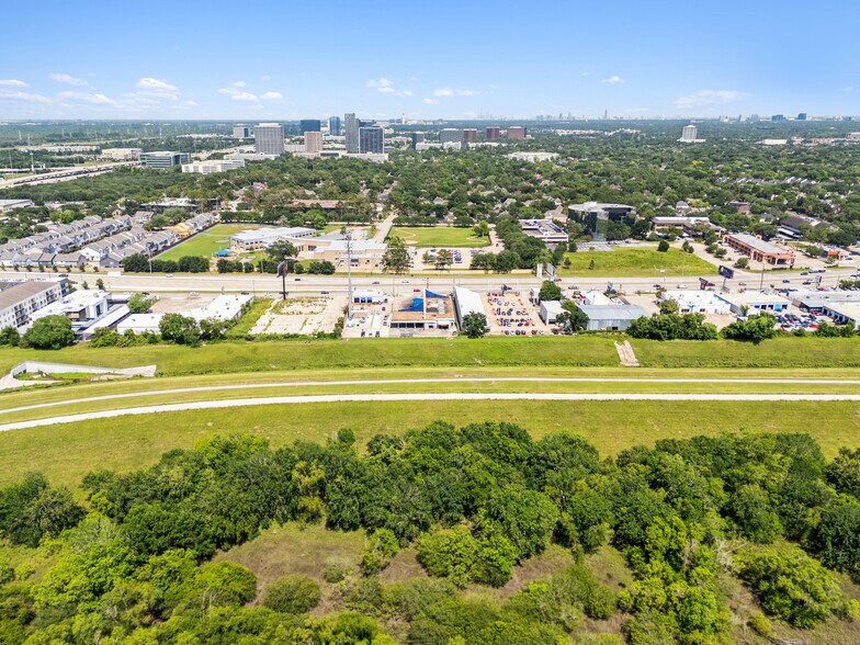 More Photos Of 506 Highway 6 S, Houston Carwash For Sale