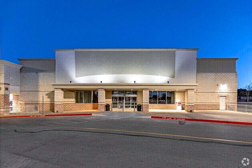 More Photos Of 11309-11323 Bandera Rd, San Antonio Unknown For Lease