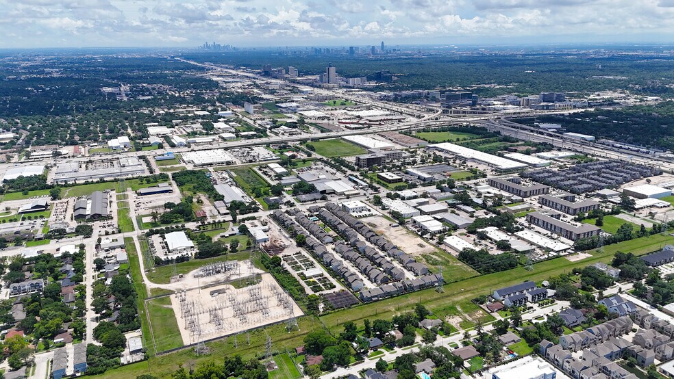 More Photos Of 1261 Brittmoore Rd, Houston Warehouse For Sale