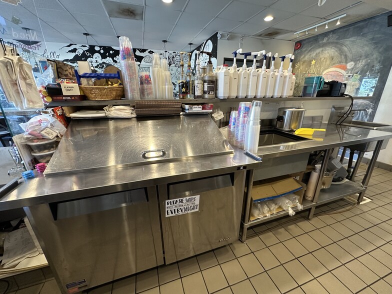 More Photos Of 2520-2540 S Azusa Ave, West Covina Storefront For Lease