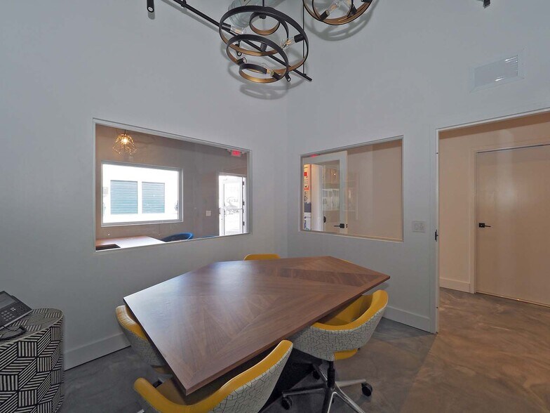 More Photos Of 15900-15998 NW 48th Ave, Miami Gardens Warehouse For Lease