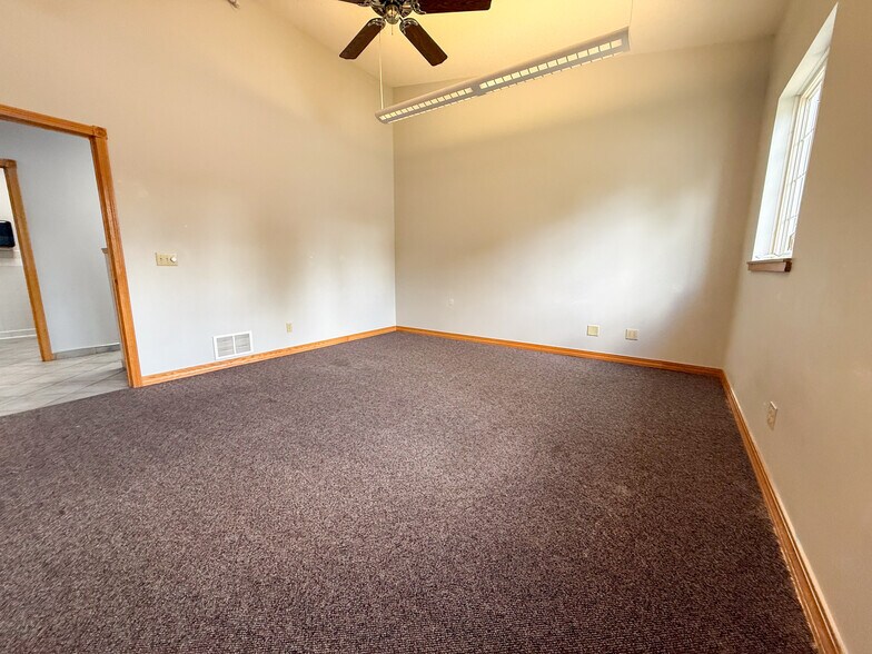 More Photos Of 118 S Main St, Medford Office For Lease