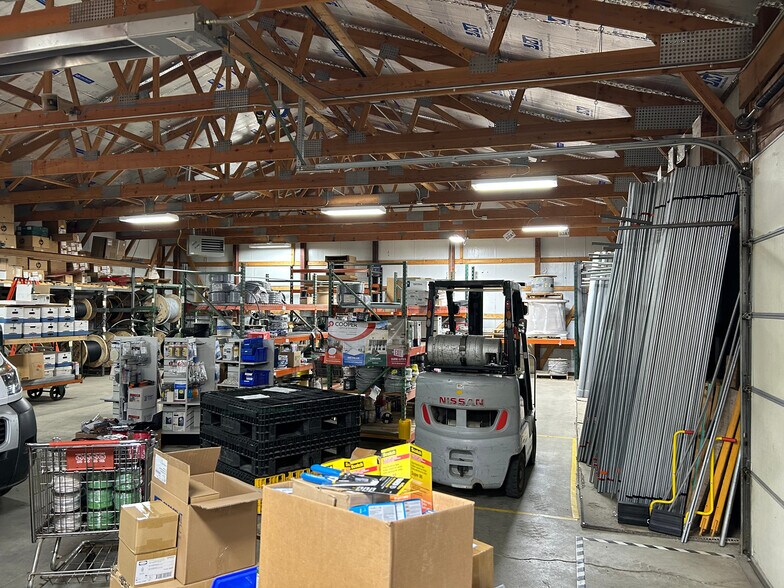 More Photos Of 21 8th Ave SW, Watertown Warehouse For Sale