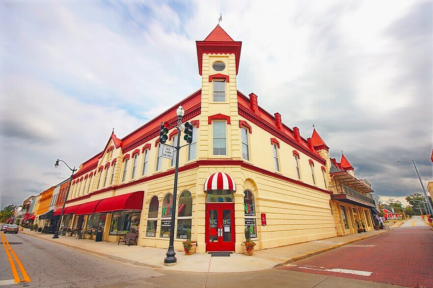 Primary Photo Of 1110 Caldwell St, Newberry Lodge Meeting Hall For Sale